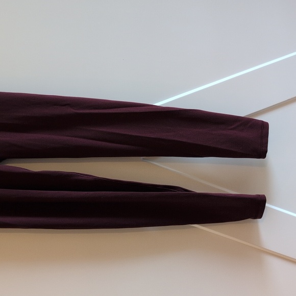 OFFLINE By Aerie Real Me High Waisted Crossover Marron Legging - Picture 4 of 7